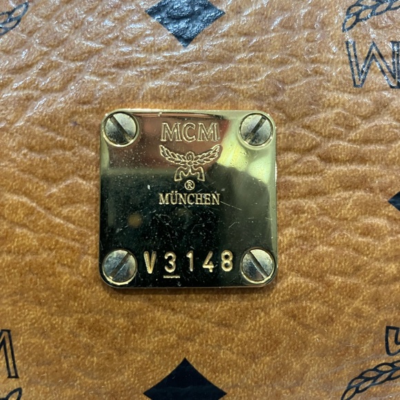 MCM - Picture 3 of 12